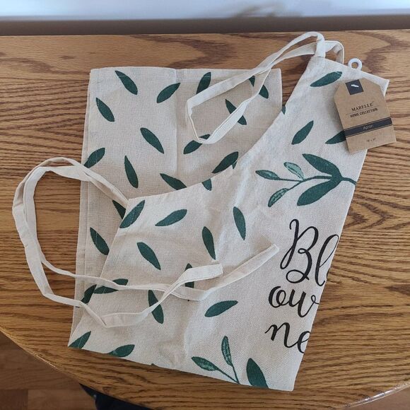 Mabelle Home Collection NEW NWT Printed Bib Apron Bless Our Nest Great For Cooks - Picture 3 of 9